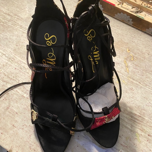 Women heels size 8 8 1/2 - Picture 5 of 8